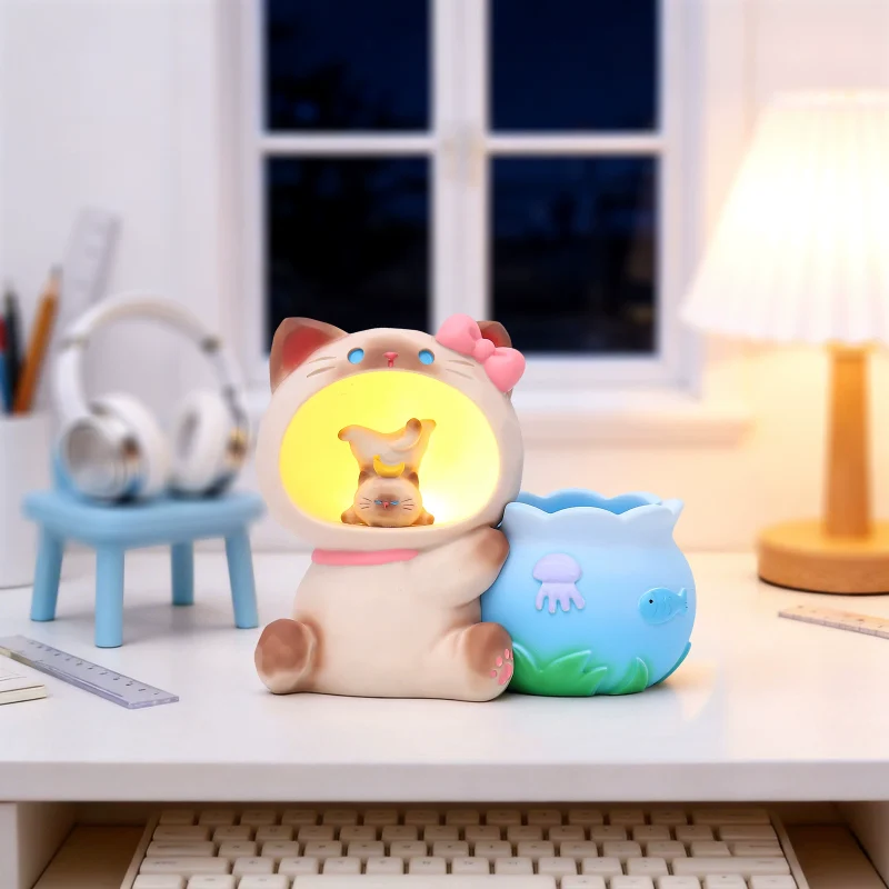 Creative Astronaut LED Pencil Holder - Resin Desk Organizer with Star Light Novelty Decor