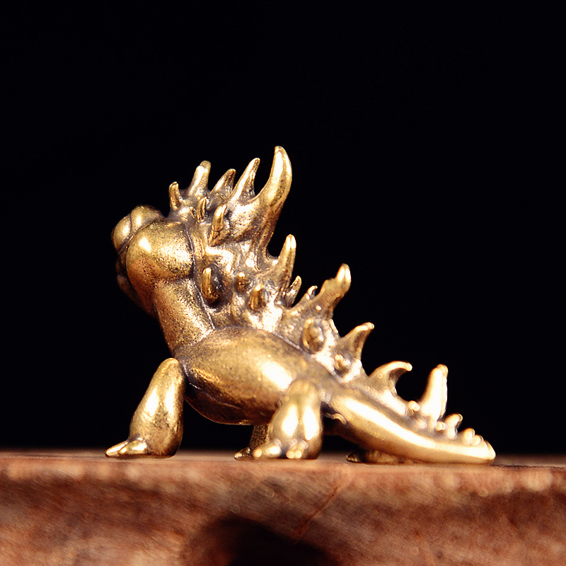O1CN01V1ITyk1vIkp0MLJW1_4274566150-0-cib Pure Brass Chameleon Mini Figurine - Desktop Office Home Decoration Handheld Art Piece