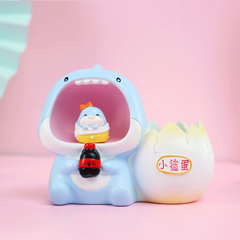 Creative Astronaut LED Pencil Holder - Resin Desk Organizer with Star Light Novelty Decor