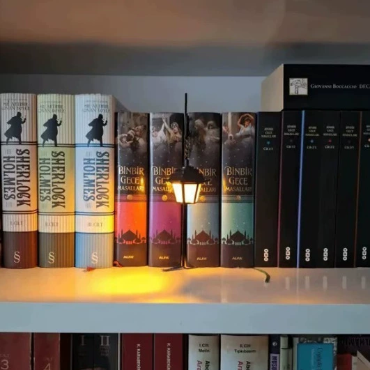 Creative Bookshelf Reading Light - Ghost Lantern Decorative Night Light Bookshelf Decor