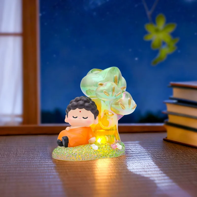 Creative Astronaut LED Pencil Holder - Resin Desk Organizer with Star Light Novelty Decor