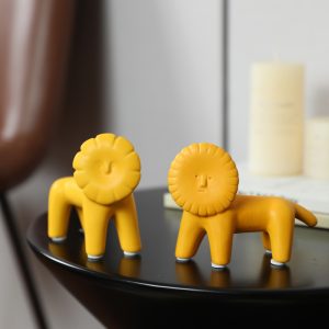Creative Cute Lion Ceramic Figurine - Living Room TV Cabinet Office Desk Modern Home Decoration