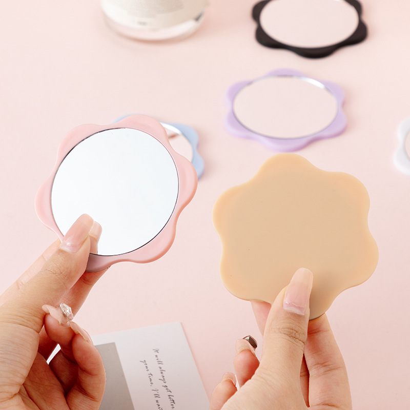 O1CN01ybhVcB2NJxBcDOm1t_2215537409943-0-cib Creative Mini Cute Flower Mirror - Portable Compact Hand Mirror for Women Girls
