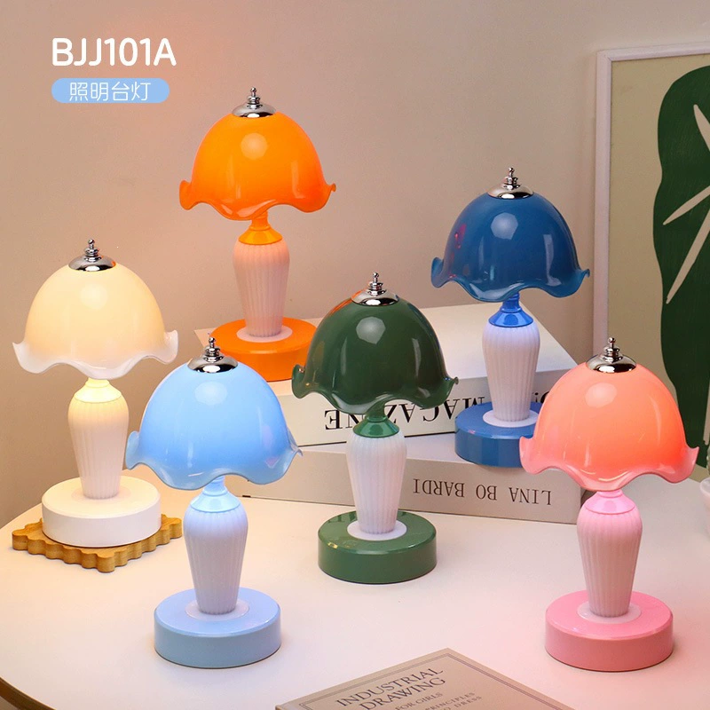 p_1783363358258_cnlp Cream Style Creative Light Luxury Desk Lamp Cross-border Mini Floor Lamp Decoration Night Light Bedroom