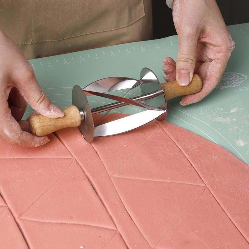Stainless Steel Croissant Cutter & Dough Roller - Baking Pastry Tool