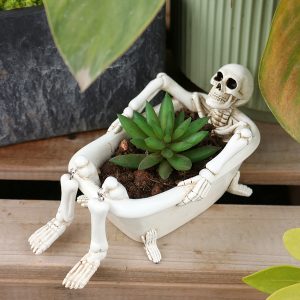 Bathtub Skull Flower Pot - Resin Garden Skull Planter Gothic Halloween Plant Pot for Outdoor Decor